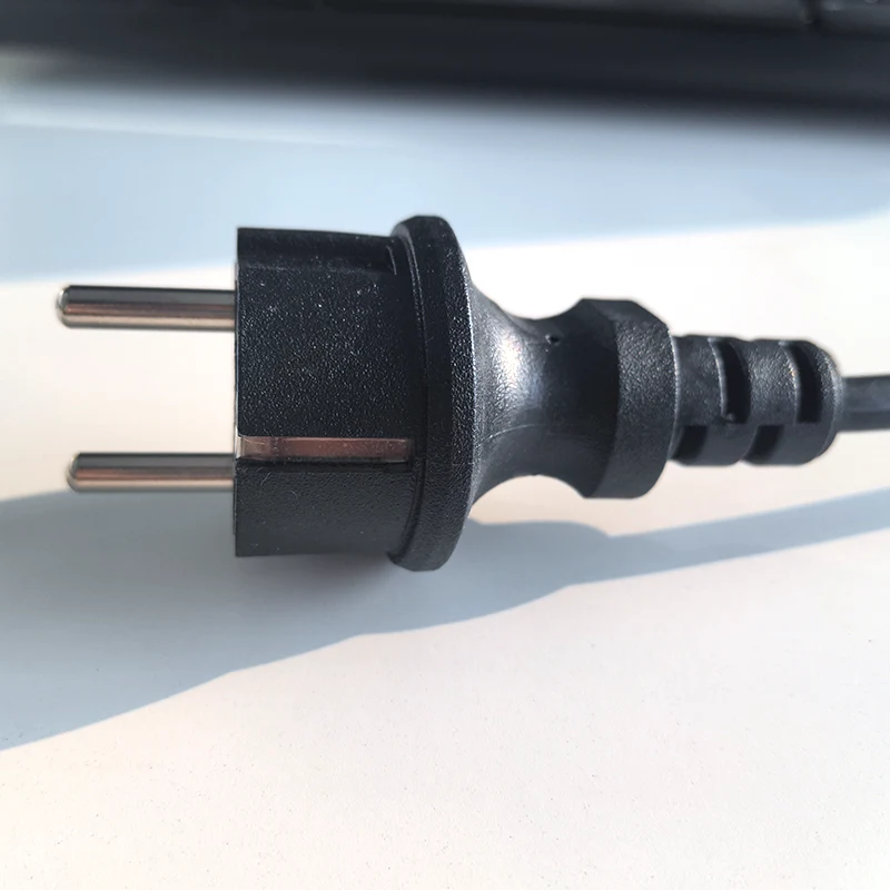 Zweipoliger Stecker nach europäischem Standard